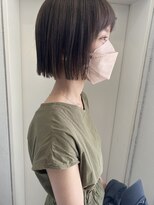 ヘアーデザイン リボン(hair design Ribon) ダークオリーブカラー&ぱつんとボブ