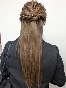 ビューティック ハラジュク(Hair&Make Beautique Harajuku) ハーフアップ