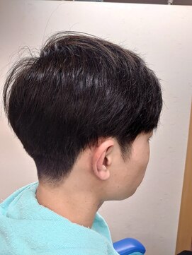 ヴェルデ シンバシ(VERDE SHINBASHI) 爽やかショートマッシュ ツーブロック ビジネス 学生 黒髪　束感