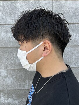 ヒュイル バイ ニアウ(Hwyl by Niau) メンズマッシュパーマツイストスパイラルパーマニュアンスパーマ