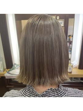 アイズウェスト(I's WEST) 似合わせカット/ストレートパーマ/ハイライト/函館