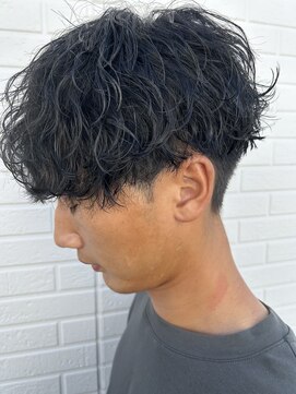 ヒュイル バイ ニアウ(Hwyl by Niau) メンズマッシュパーマスパイラルパーマニュアンスパーマ