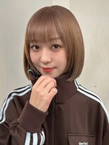 ソル ジングウマエ(SOL JINGUMAE)&nbsp;ミルクティーベージュダブルカラーインナーカラーショートボブ