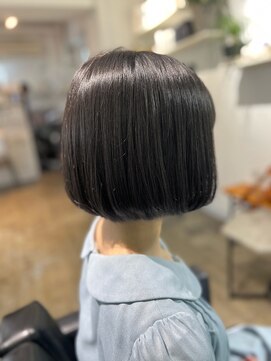 ツムグ 代官山店(TUMUGU) ヘルシースタイル大人ボブ30代40代50代白髪ブルーグレージュ#127