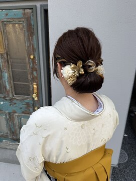 オーラ(Orla) シニヨン