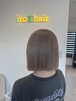 イロアイ(iro I)&nbsp;切りっぱなしボブ、ほんのりピンクベージュ