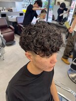 グルーマーズトウキョウ(GROOMER/S TOKYO)&nbsp;神保町スペインカールブルーブラック刈り上げ韓国マッシュ☆