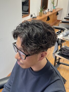 ザデイトウキョウ 表参道 青山(THE DAY TOKYO) MEN'S HAIR/刈り上げセンターパート/スパイラルパーマ/表参道駅