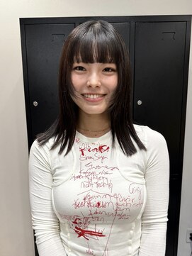 ディーエックス ウエスト(Dxxxx WEST) 顔周りレイヤー×ぱつっとミディアム