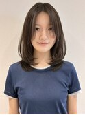 ミディアムレイヤー内巻きワンカール顔周りカットアッシュ下北沢