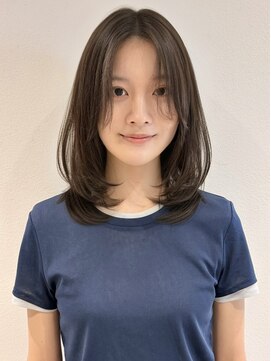 ラミエバイメルト 下北沢(lamie by melt) ミディアムレイヤー内巻きワンカール顔周りカットアッシュ下北沢