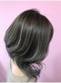 ハイトーングレージュ