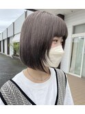 透け感と柔らかさのあるシルバーグレージュカラー