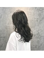 アパートメント オブ ソロン(The Apartment of Solon)&nbsp;フェミニン/レイヤーロング/ブラックアッシュ/レイヤーカット