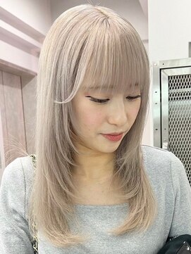 ウィコ 新宿(WICO) ホワイトベージュ[新宿駅/美髪/ピンクブラウン]