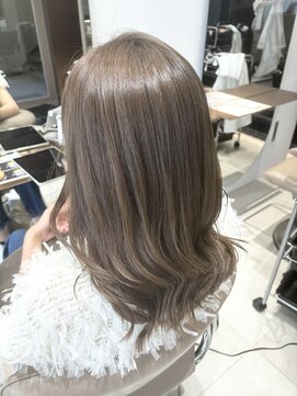 ビオラバイフーガ 綱島(Viola by FUGA) 柔らかベージュカラー◎レイヤーカット艶髪10代20代30代40代50代