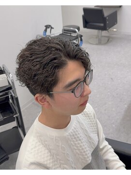 ブライト(BRIGHT) ハーフバックツイストスパイラルパーマ