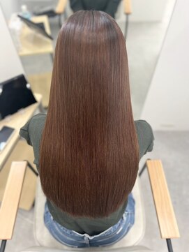 モモ(momo) 艶グレージュ_ハッシュカットフルバング