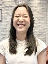 エン(YENN)&nbsp;柔らかさとツヤ感で魅せるナチュラルロング