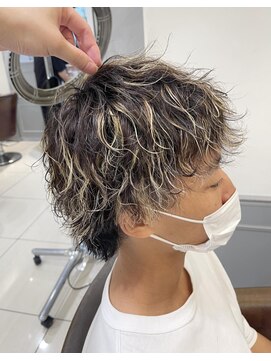 キャンバス バイ ネオリーブ 横浜西口(Canvas by neo.) 波巻きツイストスパイラルパーマツーブロック刈り上げマッシュ