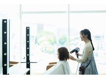 お客様1人1人の骨格、髪質に合わせたカットで理想のヘアスタイルをつくります