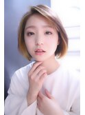 ボブ・前下がり・前髪長め・顔まわりハイライト・小顔