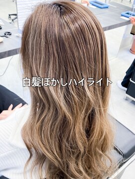 30代40代50代白髪ぼかしハイライト 小顔ミディアム L スタートーキョーバイケーツー 渋谷 Star Tokyo By K Two のヘアカタログ ホットペッパービューティー