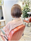 ボブ 外はねボブ スモーキーベージュ 透明感カラー