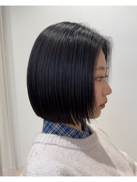 エアー(Air) ハンサムショート前下がりボブ切りっぱなしボブニュアンスパーマ