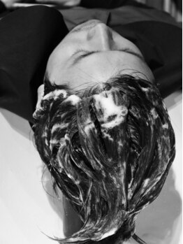 アンドワークス 2nd(&WORKS)の写真/【メンズ特化サロン/20代～50代/深夜営業有り】プロの技術で行う頭皮ケアに特化したヘッドスパでリラックス