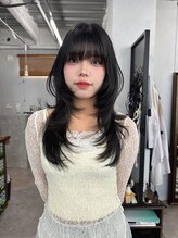 アット(at...) ロング×ハイレイヤー　ハッシュカット