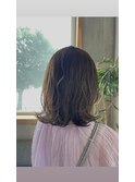 オリーブグレージュ