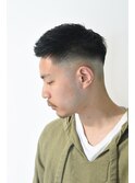 スキンフェードスタイルスパイキーショートクロップ刈り上げ