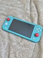 ロマン バイ ルームス(浪漫 by ROOMS)&nbsp;Switch liteは赤のスティックカバーを付けてドラえもんカラー！