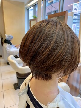 ファーレンピュアスウィート(fahren-pure-suite) ブラウンカラーとショートボブ