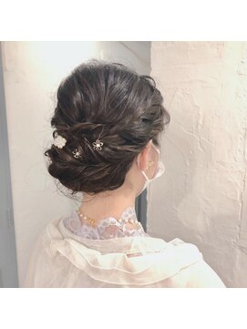 ファム(fam) 編み込み&ねじりの下目のアップ