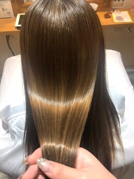 アルーシェ 新宿店(Alushe) ミルクティーベージュ×髪質改善