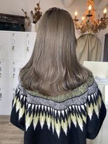 ケイリー(KAYLEE)&nbsp;レイヤーカット　オリーブグレージュ