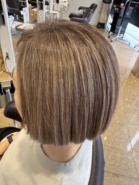 レッド(ReD) 白髪ぼかし/白髪ぼかしハイライト/脱白髪染め/金沢/髪質改善