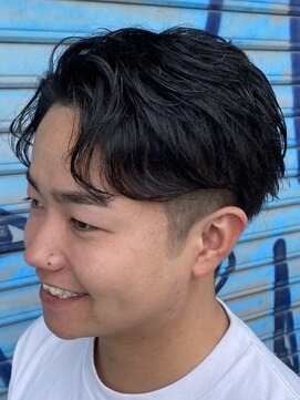 シザーズ(SCISSORS) メンズカット/ニュアンスパーマ/センターパート