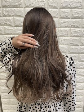 黒髪クラゲヘアーオリーブグレー小顔ココアベージュ