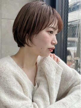 トルネード(TORNADO) 大人フレンチショート 丸みレイヤーショートボブ 前髪あり A0312