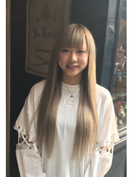 ユウハウス 本店(YU HOUSE) ツヤツヤホワイトアッシュさん