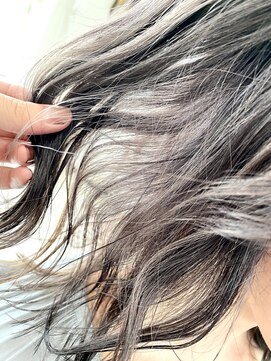 ドットハリス(.HARRISS) グレー系インナーカラー