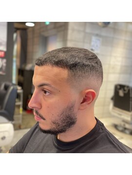 フランクスバーバー アンド ビアークラブ(FRANK'S BARBER and BEER CLUB) クロップ