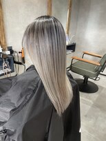 サニー 渋谷(SUNNY)&nbsp;バレイヤージュ、ハイライト、レイヤーロング、グレーベージュ