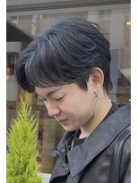 エムクール(M,cooL)&nbsp;フェザーパーマセンターパートウルフコンマヘア