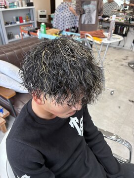 ハイライト　ツイストスパイラルパーマ　メンズ