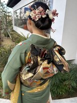 ロジェブルー(Rosier Bleu)&nbsp;【成人式ヘアセット】お団子×造花スタイル