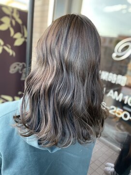 レヴェリー(REVERIE) #プルエクステ#グラデーション#グレージュ#暗めカラー